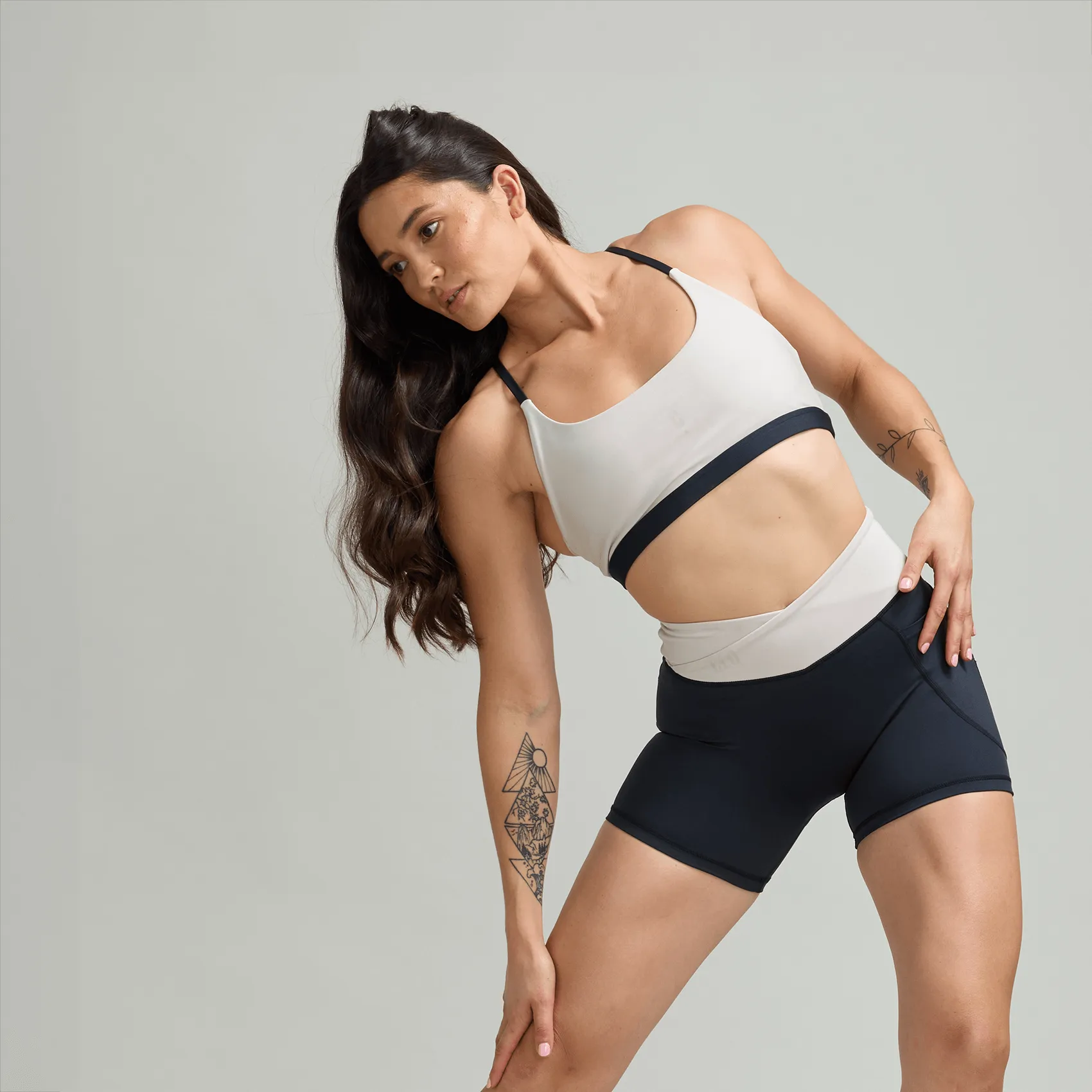 CLQ Flex Bonded Yoga Bra - Black and Bone