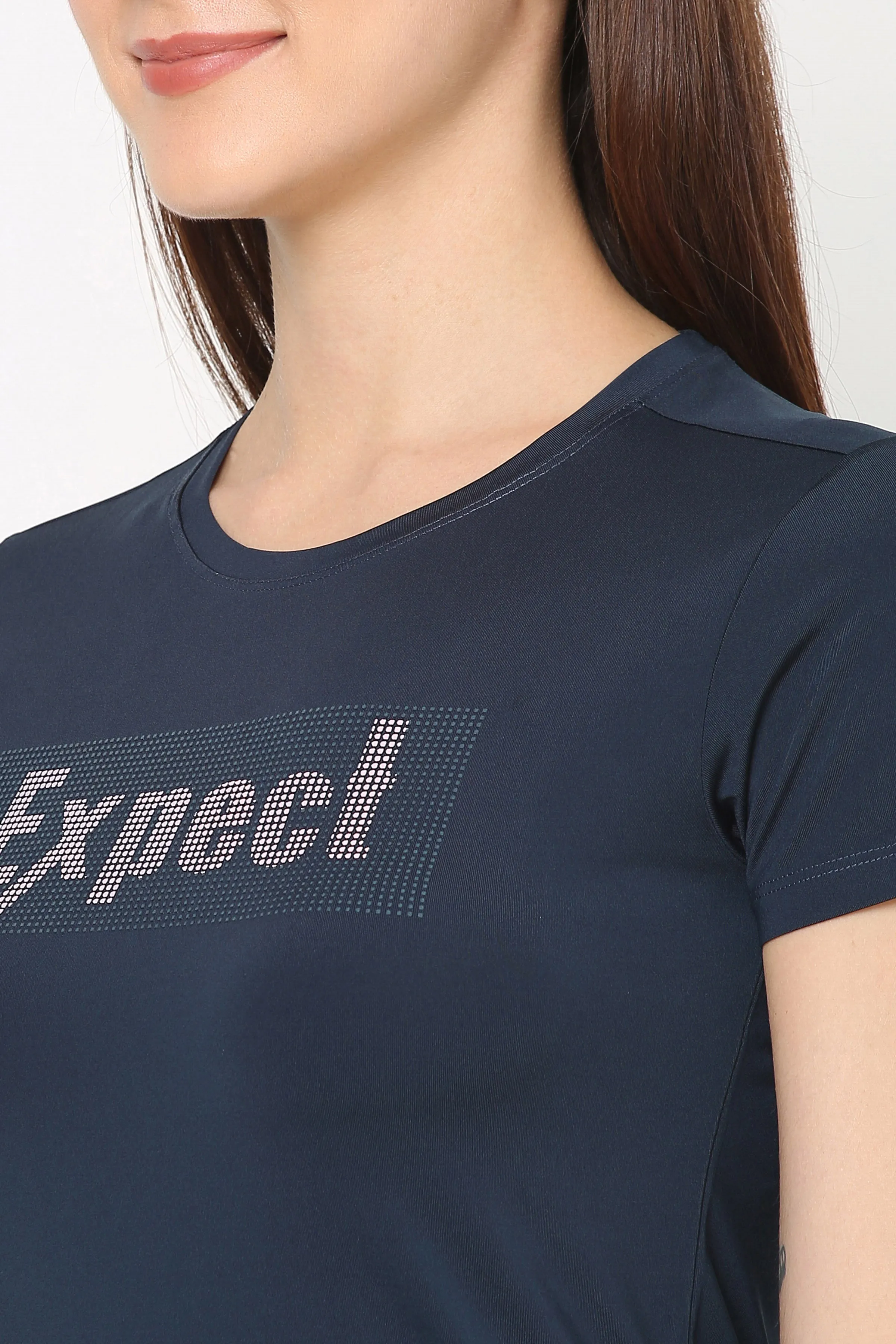 JUST-DRY CURVED HEM PRINTED TRAINING TEE - NAVY BLUE